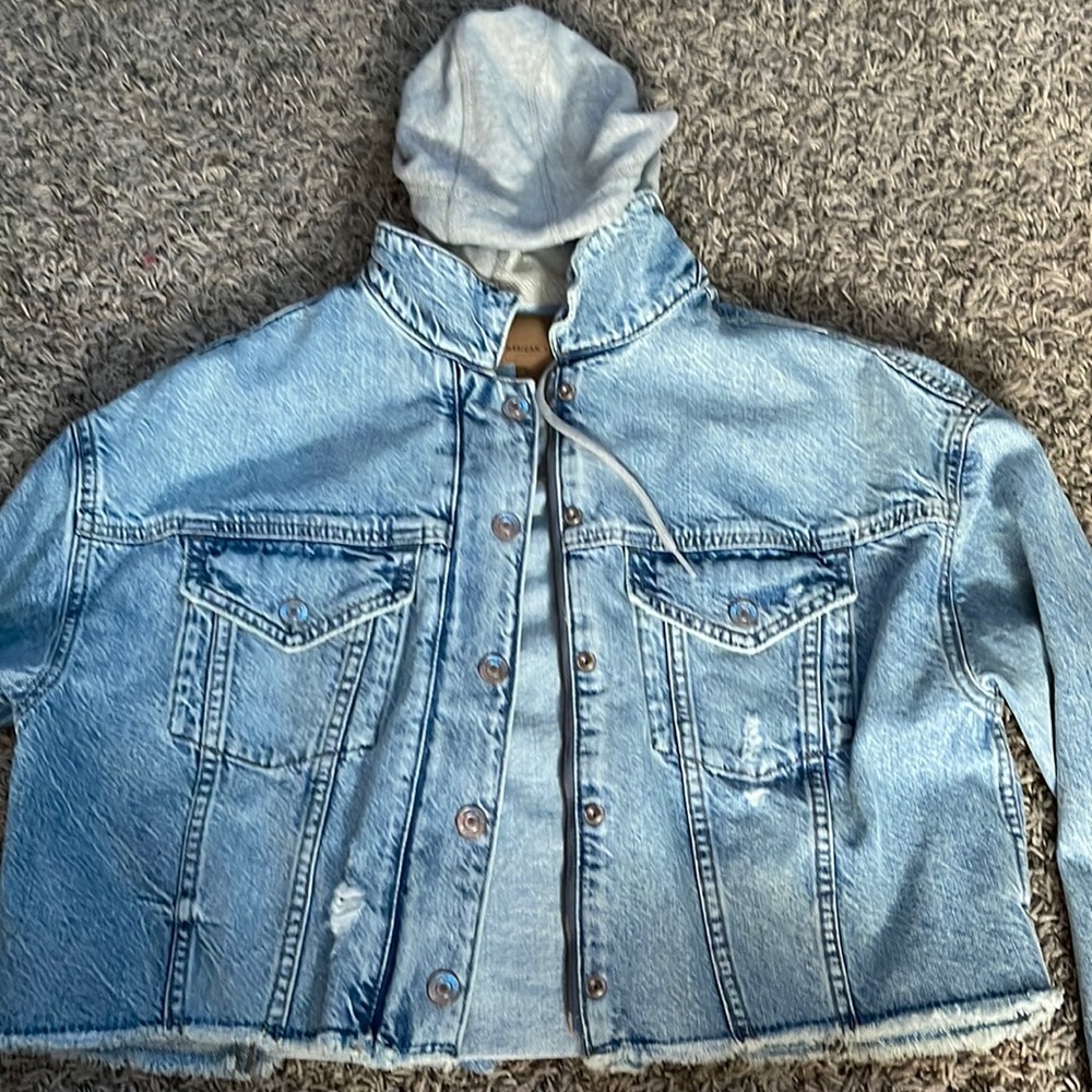 American eagle, Size Medium, light wash